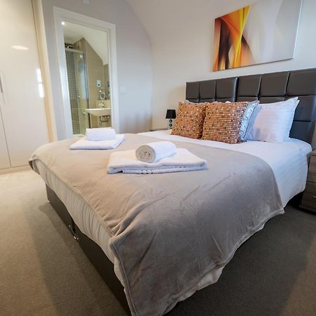 Helios Court Penthouse Serviced Apartment By Ferndale メイデンヘッド エクステリア 写真