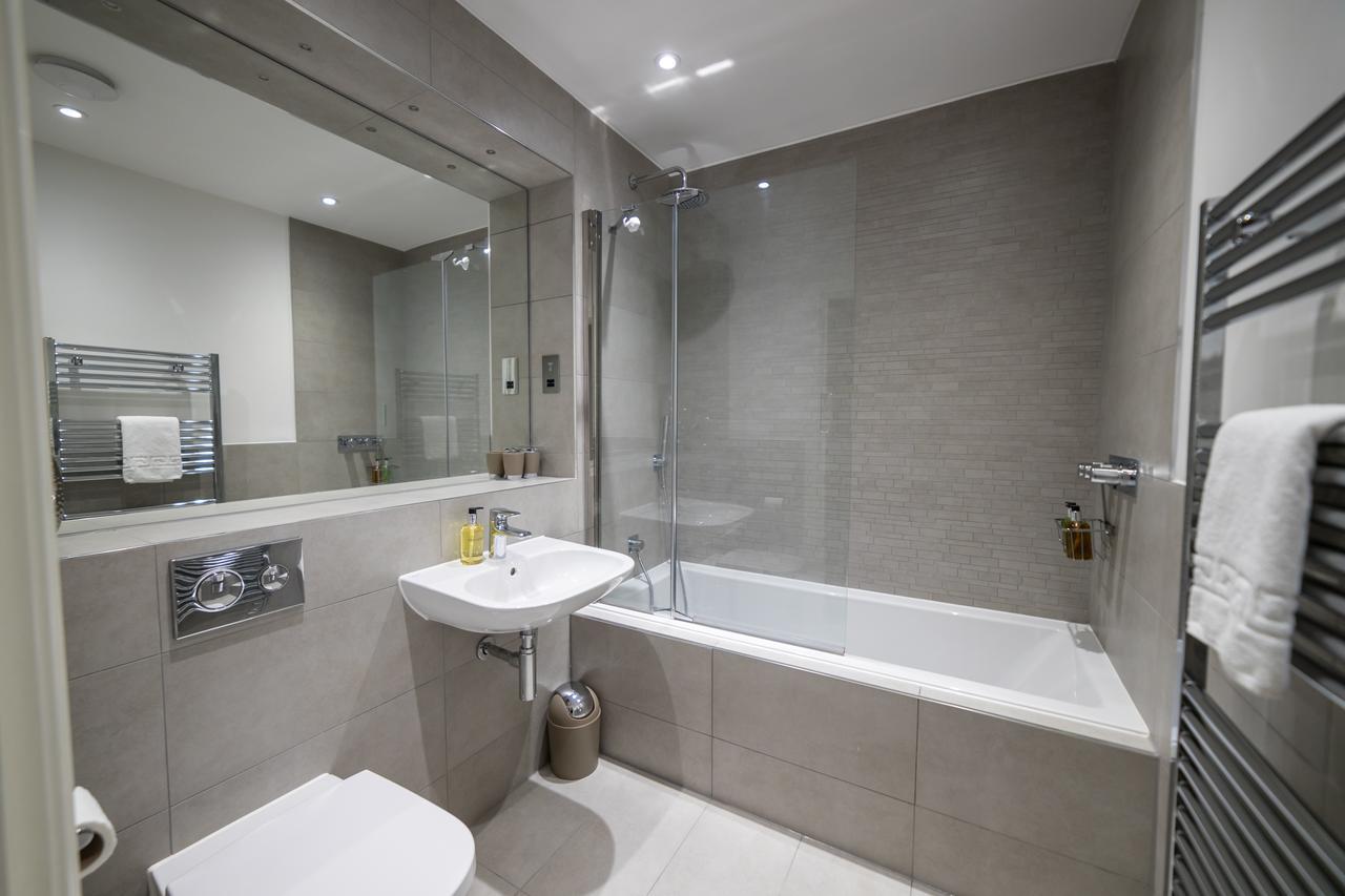 Helios Court Penthouse Serviced Apartment By Ferndale メイデンヘッド エクステリア 写真
