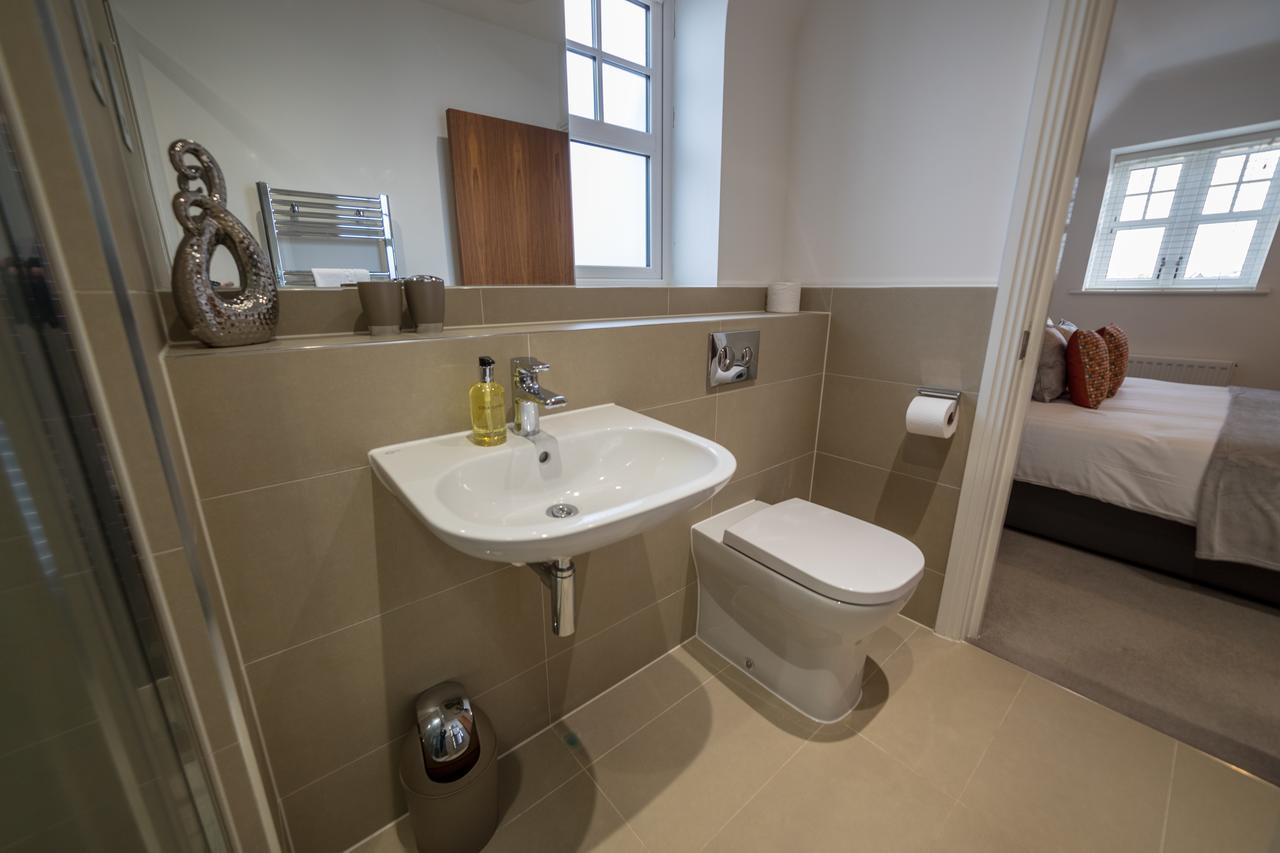 Helios Court Penthouse Serviced Apartment By Ferndale メイデンヘッド エクステリア 写真