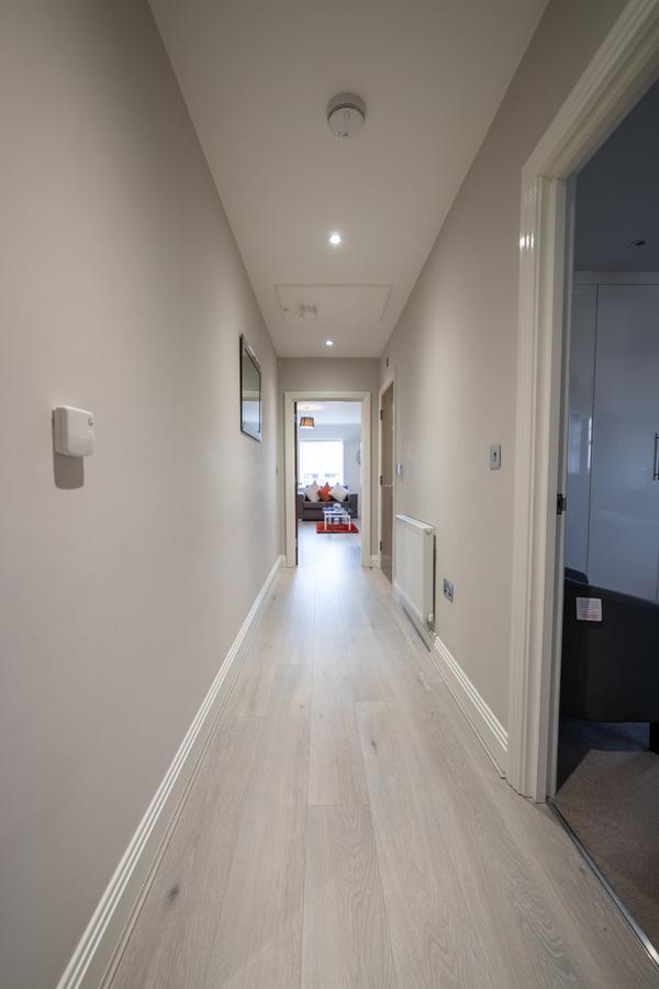Helios Court Penthouse Serviced Apartment By Ferndale メイデンヘッド エクステリア 写真