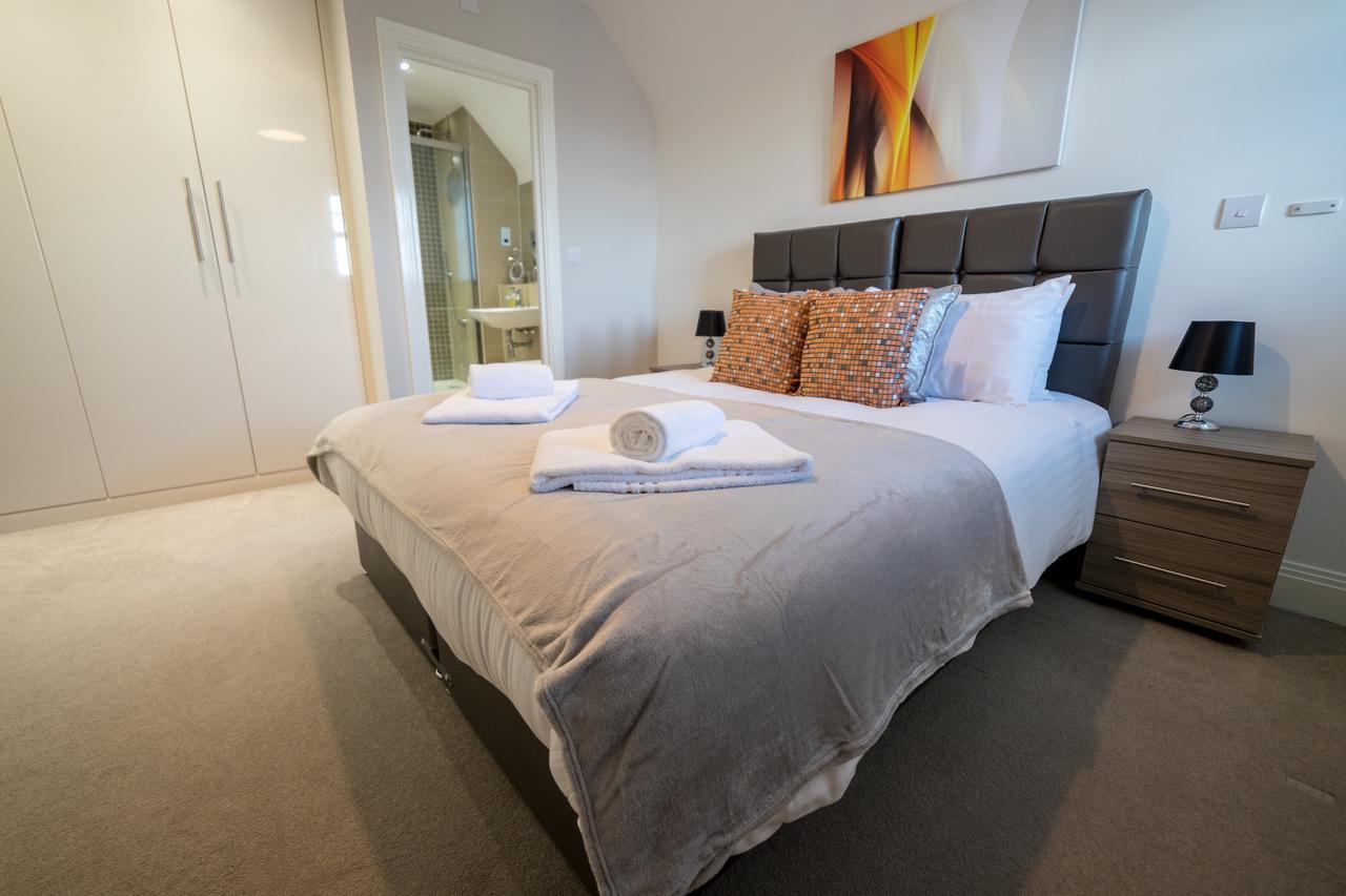 Helios Court Penthouse Serviced Apartment By Ferndale メイデンヘッド エクステリア 写真