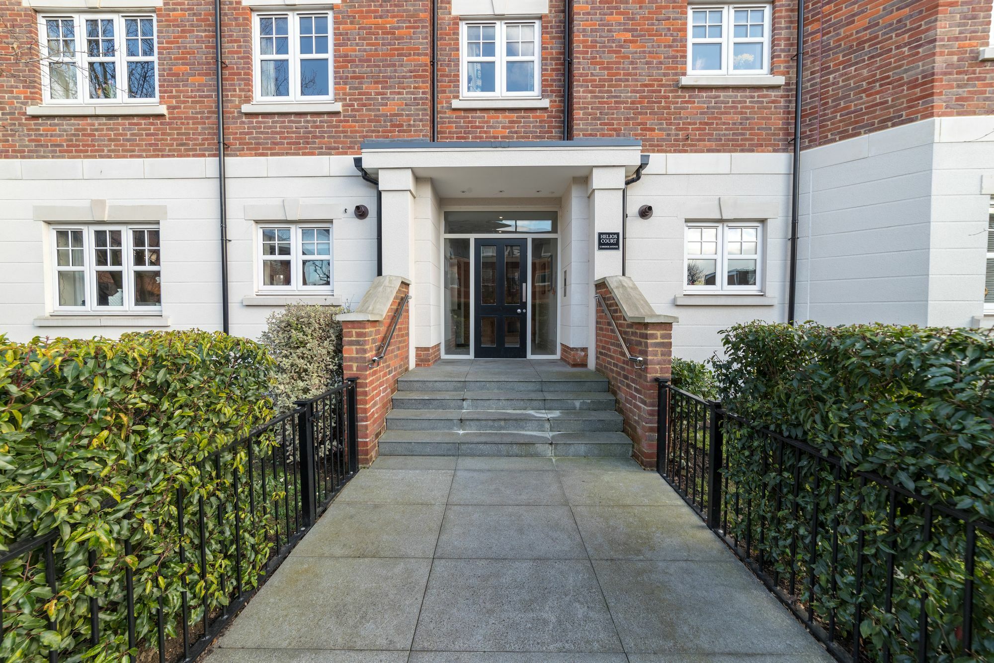 Helios Court Penthouse Serviced Apartment By Ferndale メイデンヘッド エクステリア 写真