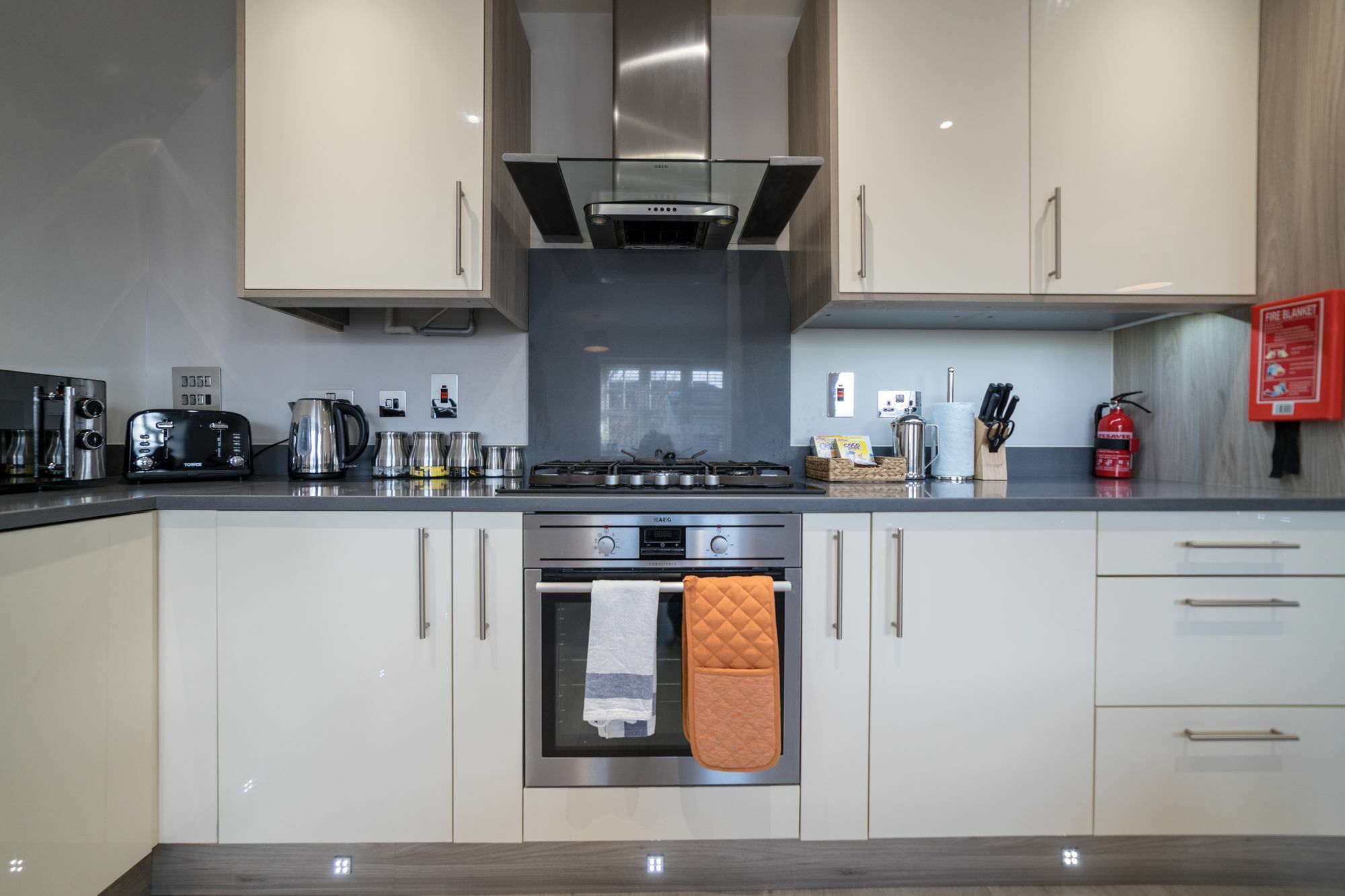 Helios Court Penthouse Serviced Apartment By Ferndale メイデンヘッド エクステリア 写真